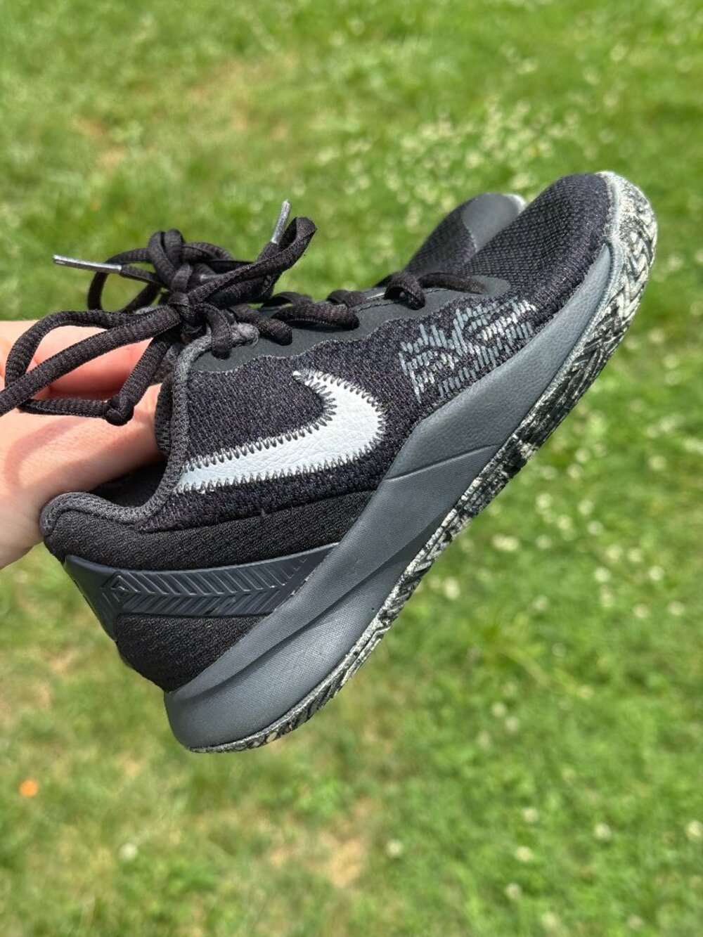 Nike Kyrie Flytrap Black Basketball Sneakers 11C Streetwear Athleisure 3662